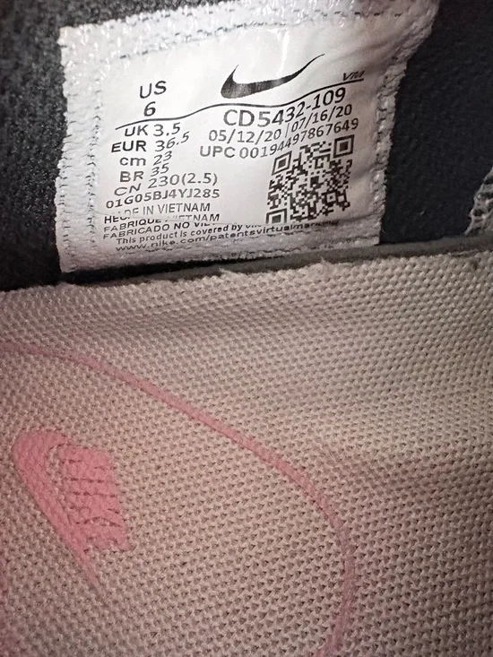 Nike Women's Air Max Excee White Light Arctic Pink Sneakers Black Sz 6 US - Picture 9 of 10